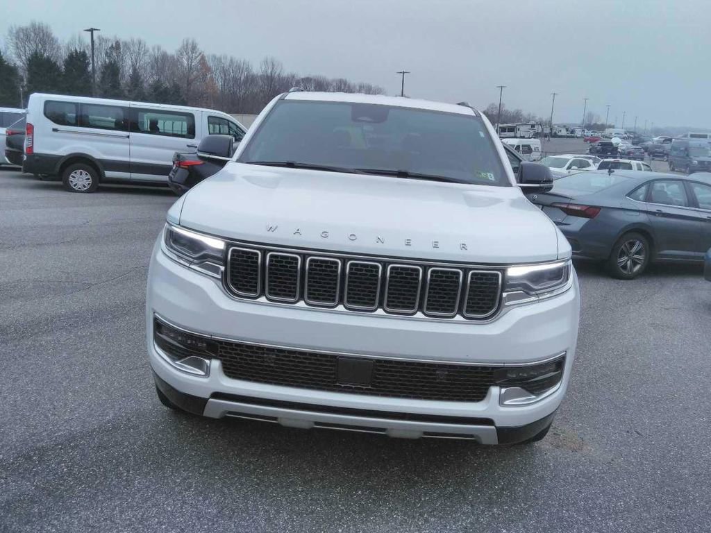 Used 2024 Jeep Wagoneer Series II w/ Flexible Seating Group image 2