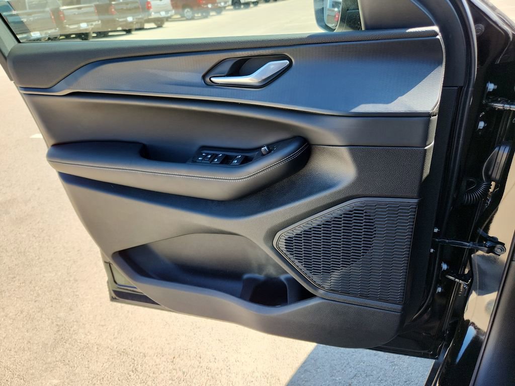 New 2025 Jeep Grand Cherokee Laredo X image 17