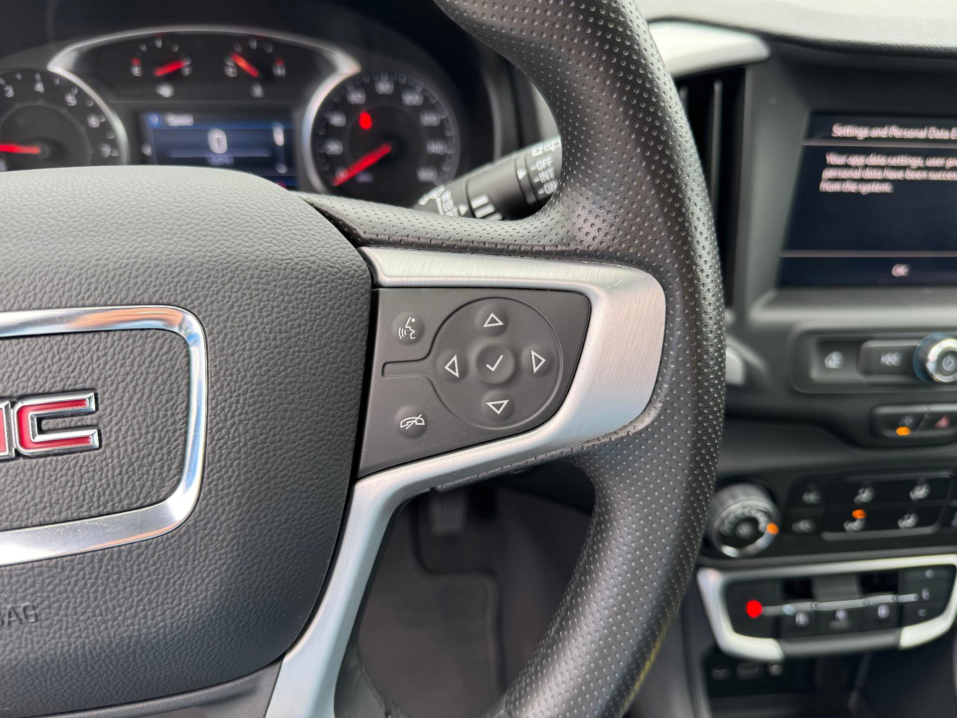 Used 2024 GMC Terrain SLE image 22