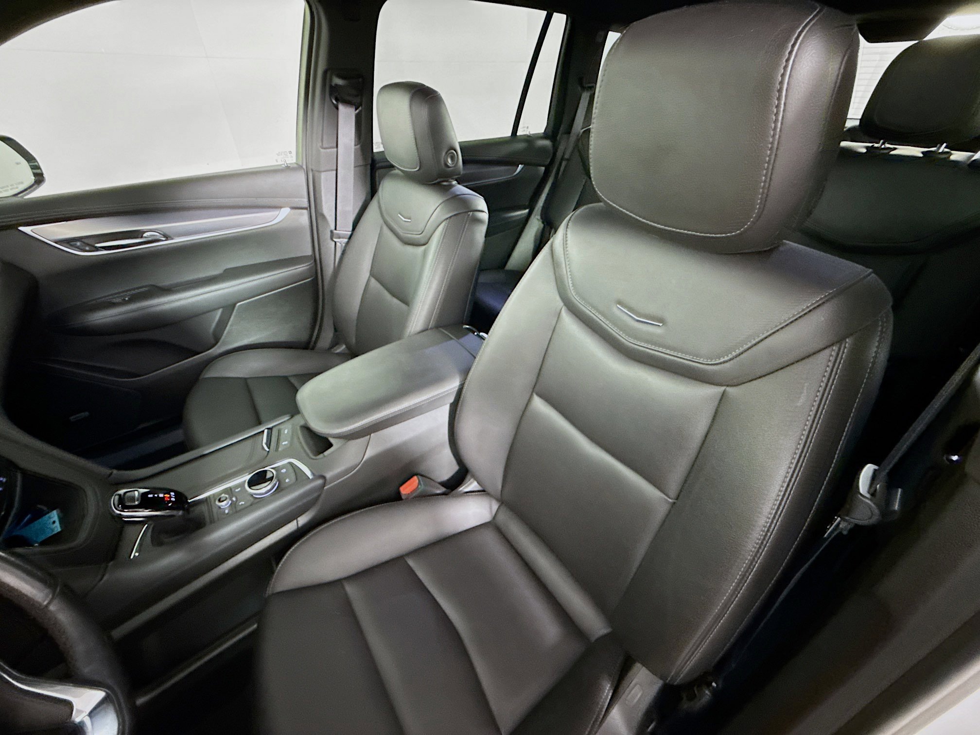 Used 2024 Cadillac XT6 Luxury image 25