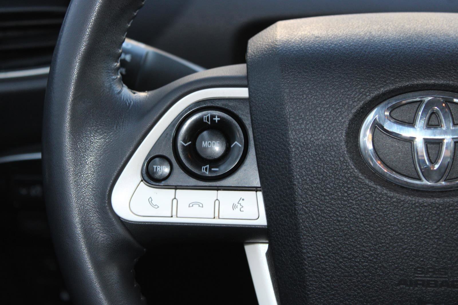 Used 2018 Toyota Prius Prime Plus image 25