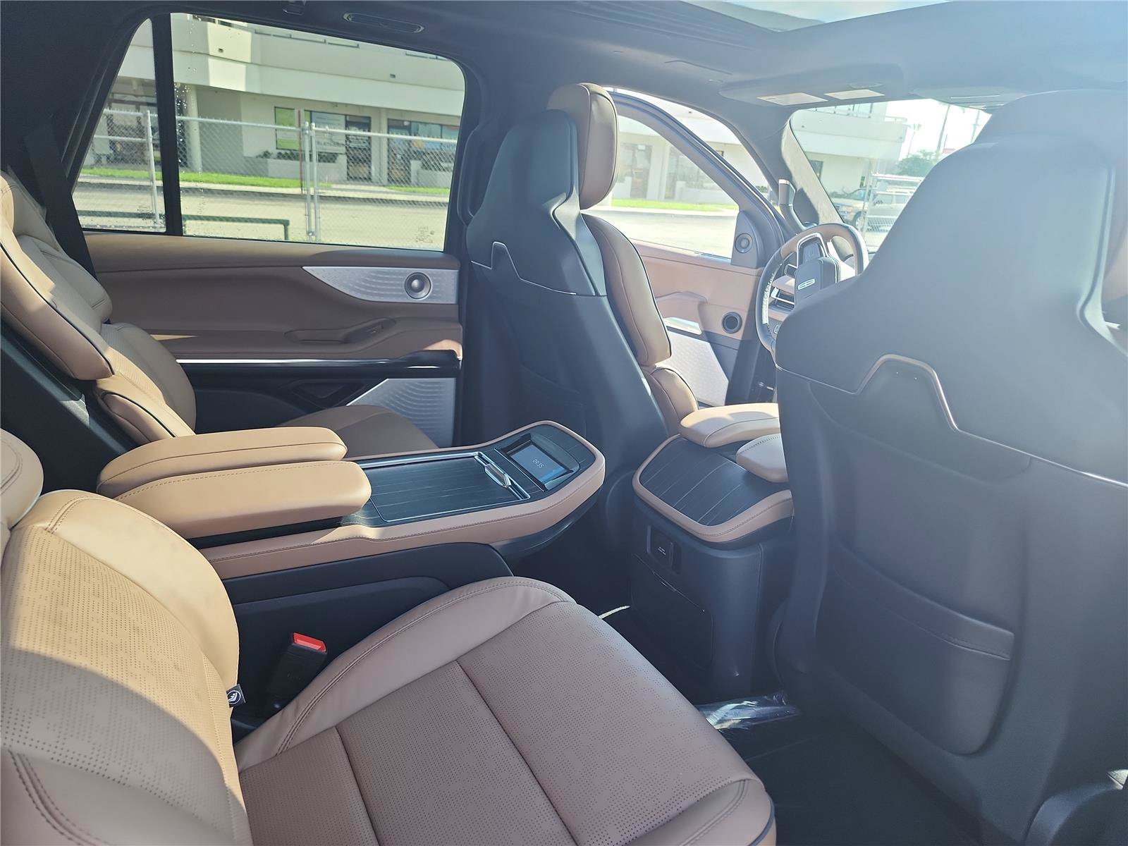 New 2027 Lincoln Navigator Black Label AWD/4WD image 23