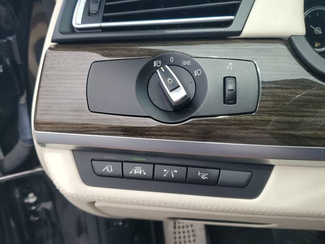 Used 2015 BMW 750Li RWD image 29