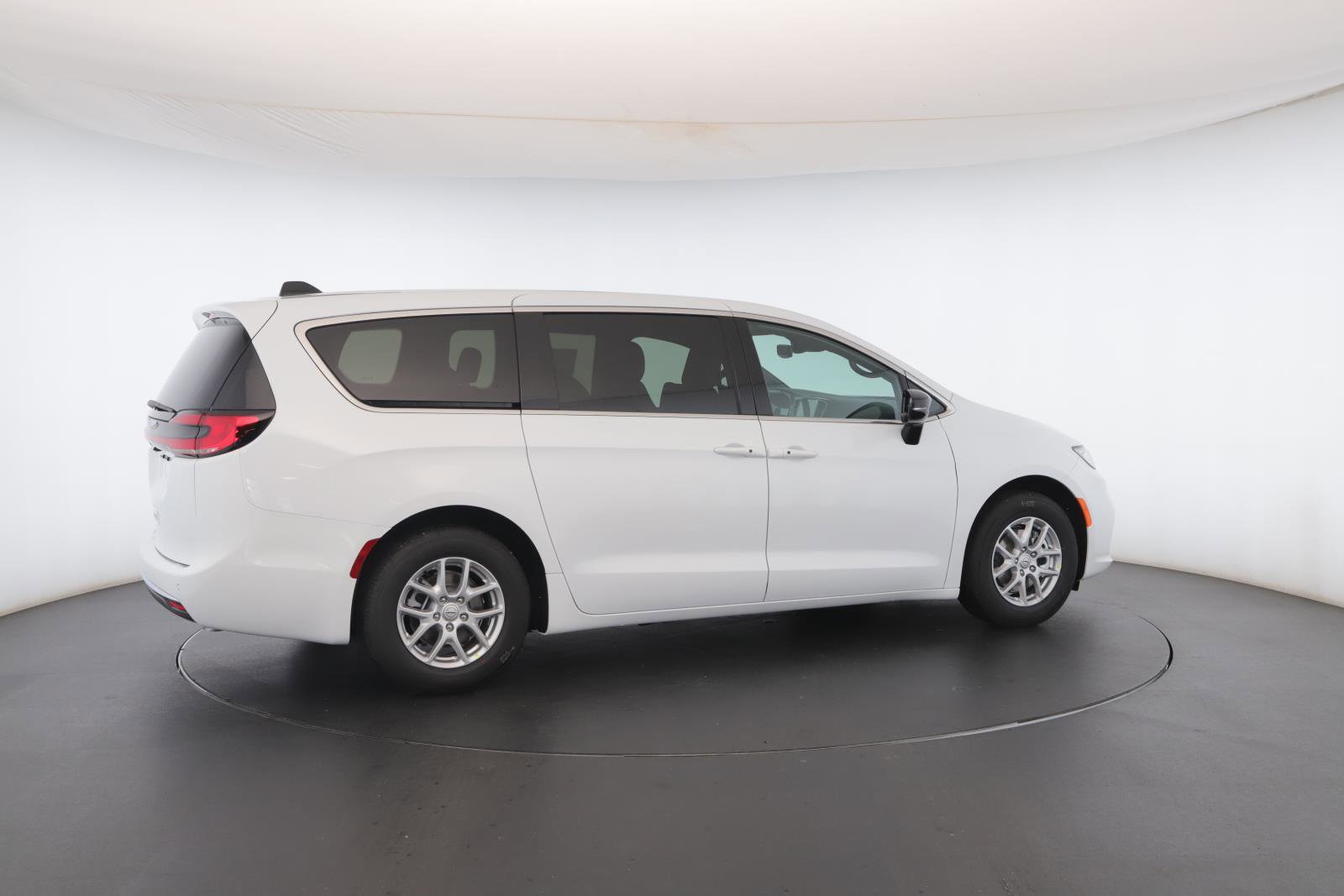 New 2026 Chrysler Pacifica Select image 29