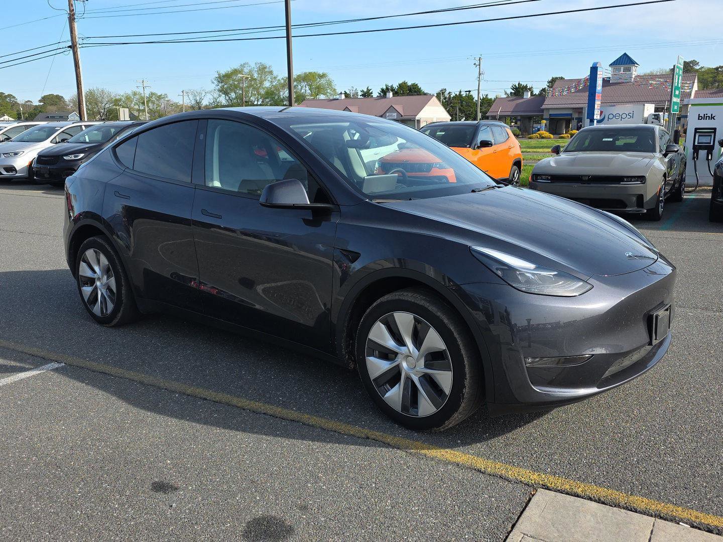 Used 2024 Tesla Model Y Long Range image 4