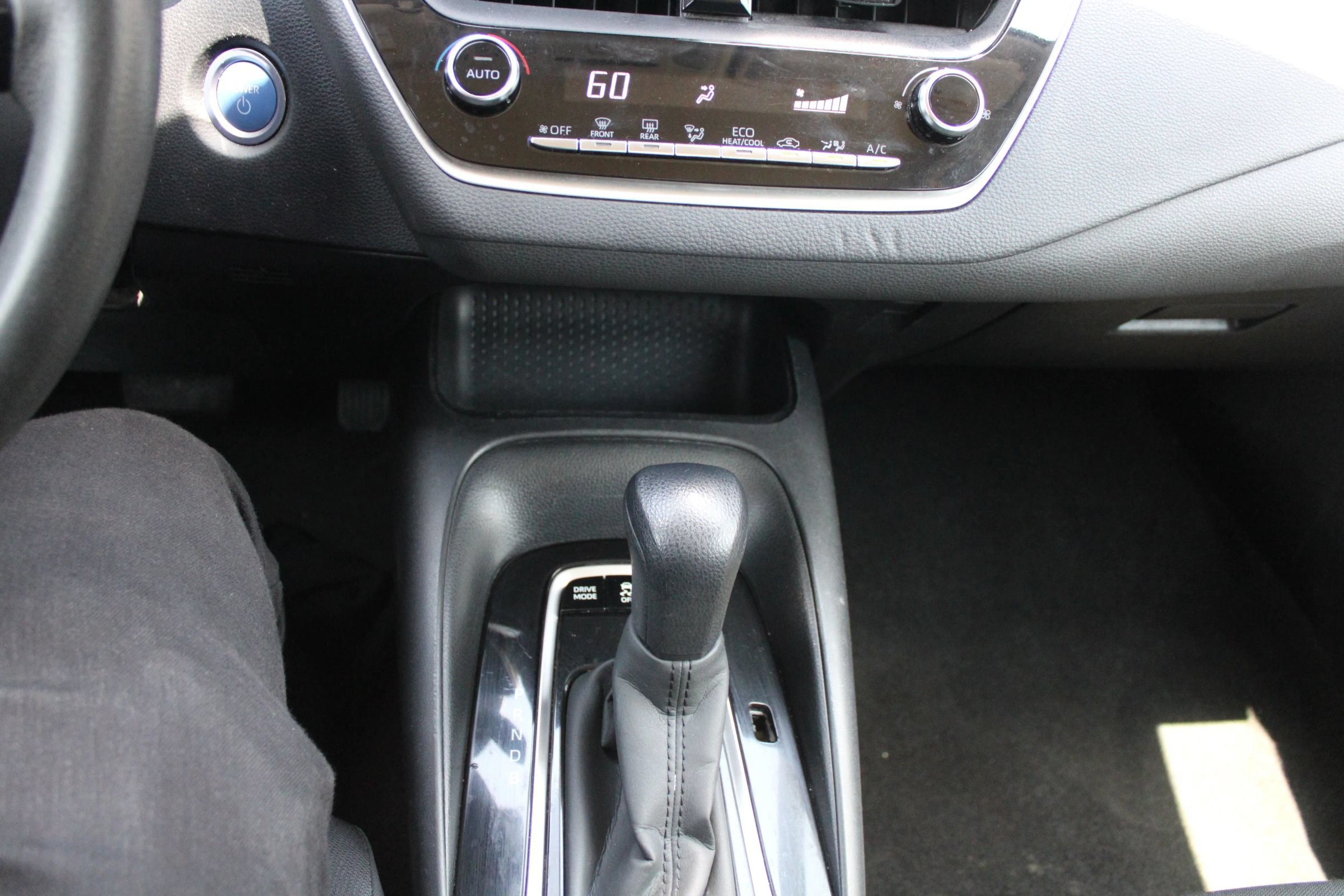 Used 2022 Toyota Corolla LE FWD image 15