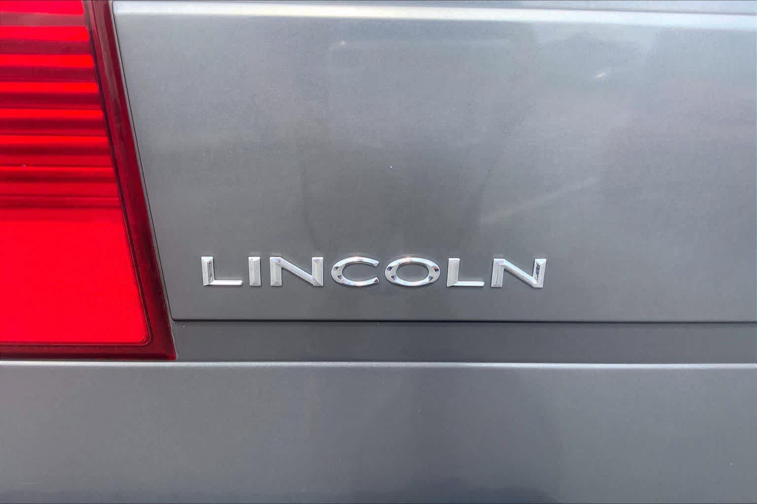 Used 2006 Lincoln Mark LT 2WD image 29