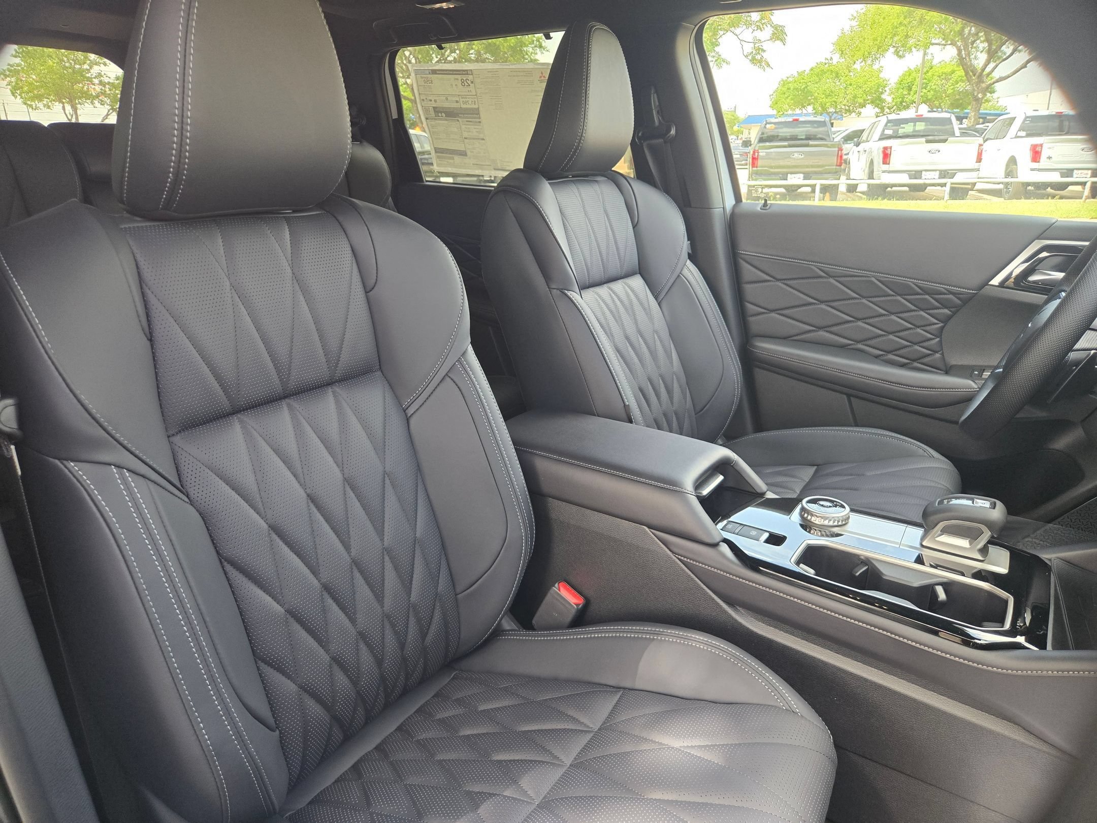 New 2026 Mitsubishi Outlander SEL Black Edition FWD image 22