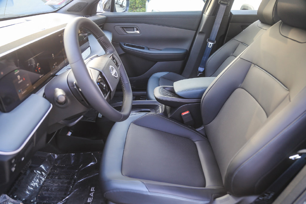 New 2026 Nissan Leaf SV+ w/ Floor Mat Package (SV+) FWD image 19