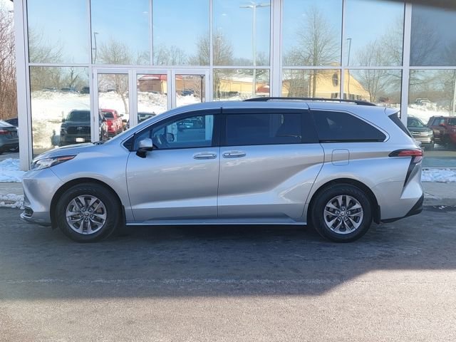 Certified 2022 Toyota Sienna LE image 10