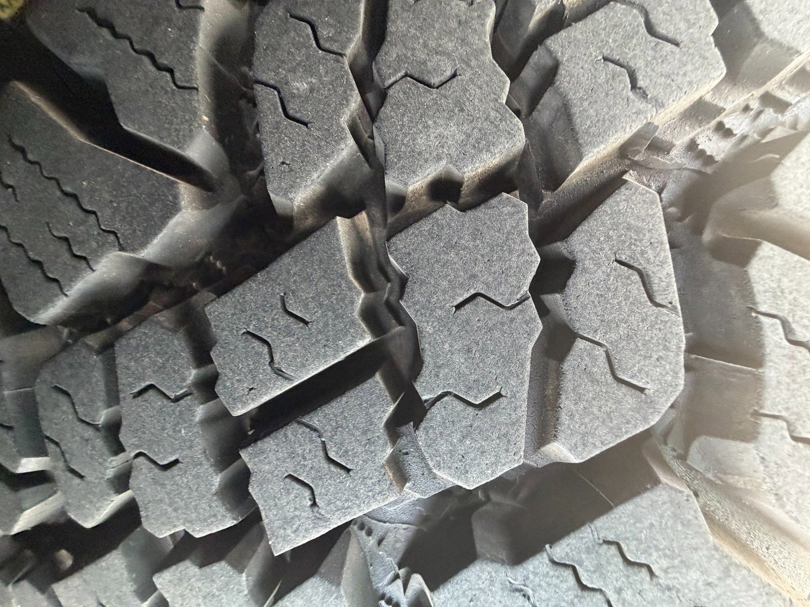 Certified 2022 Chevrolet Colorado Z71 w/ Z71 Midnight Edition image 5