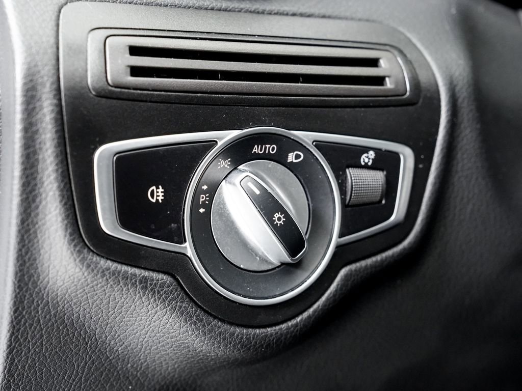 Used 2020 Mercedes-Benz GLC 300 4MATIC Coupe image 10