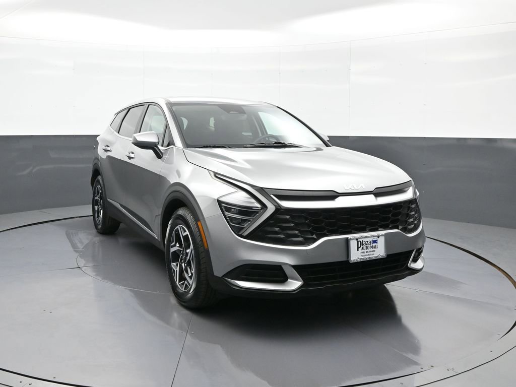 Certified 2025 Kia Sportage LX FWD image 3