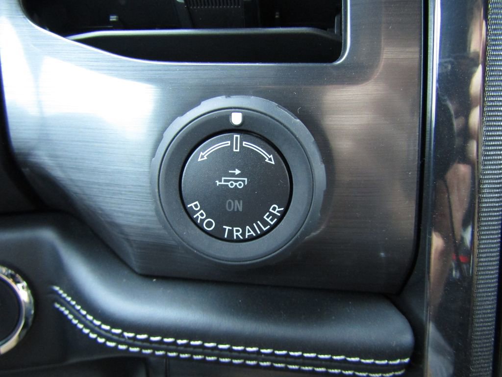 New 2025 Ford F150 Lightning Platinum w/ Dark Elements Package image 27