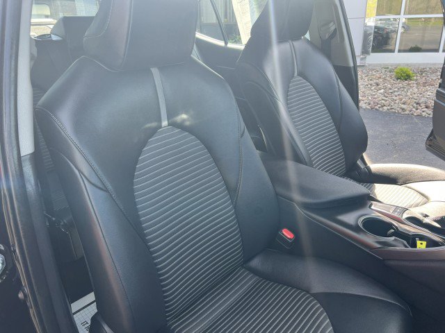 Used 2023 Toyota Camry SE image 18