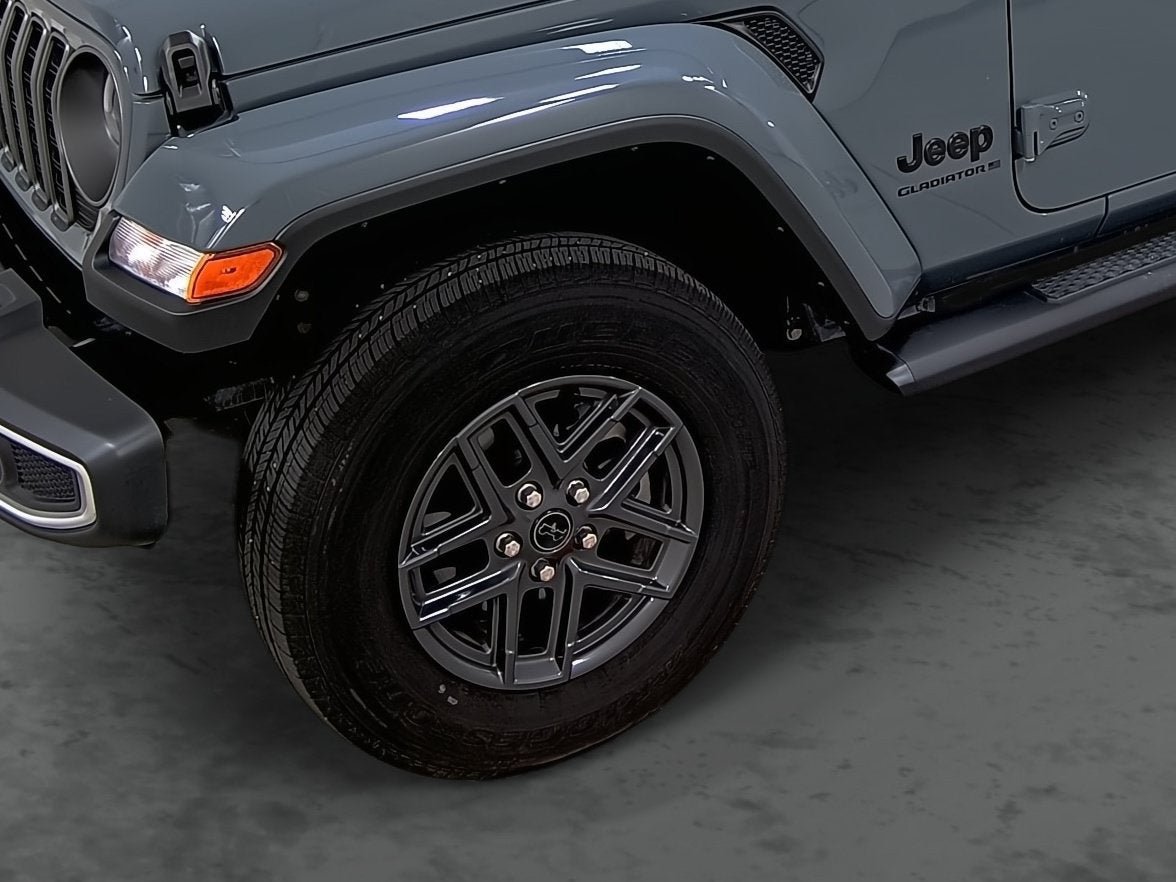 Used 2025 Jeep Gladiator Sport AWD/4WD image 7