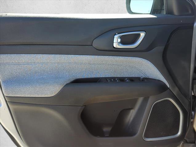 Used 2022 Jeep Compass Latitude image 11