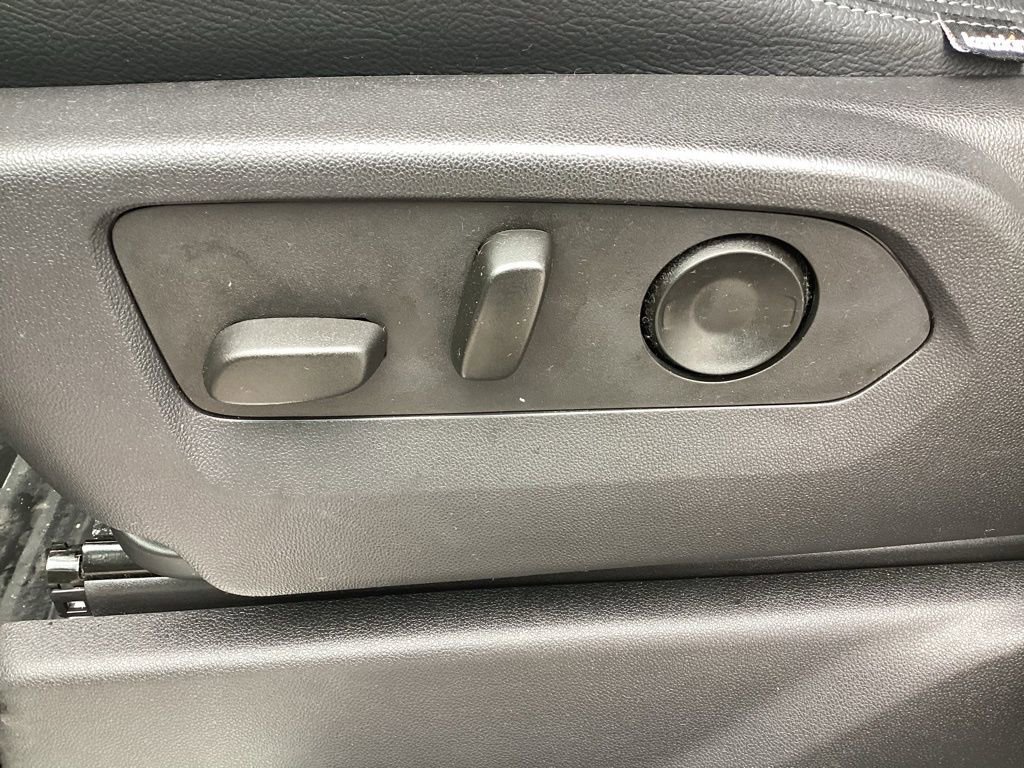 Used 2023 Chevrolet Silverado 1500 LT image 18