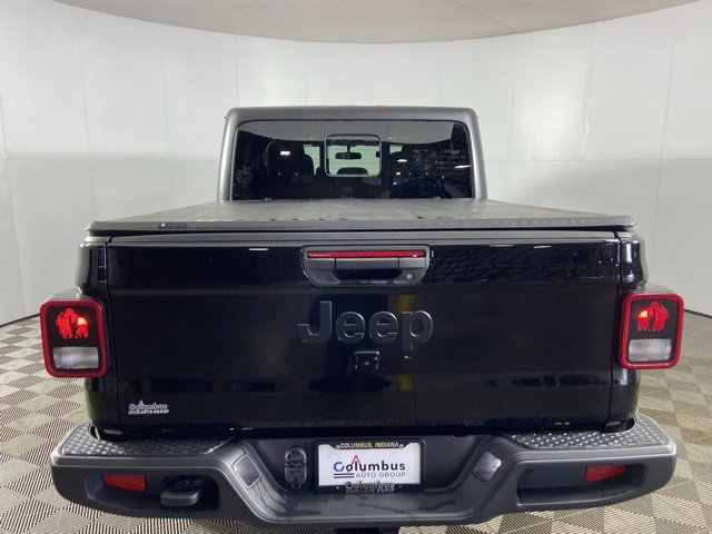 Used 2023 Jeep Gladiator Sport image 13