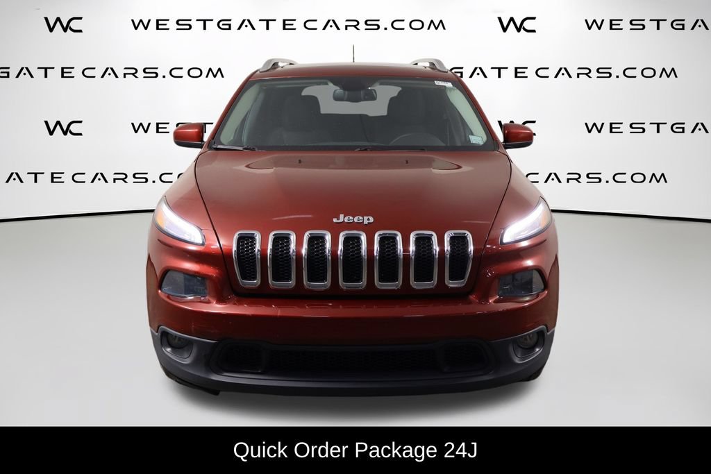 Used 2015 Jeep Cherokee Latitude w/ Comfort/Convenience Group FWD image 2