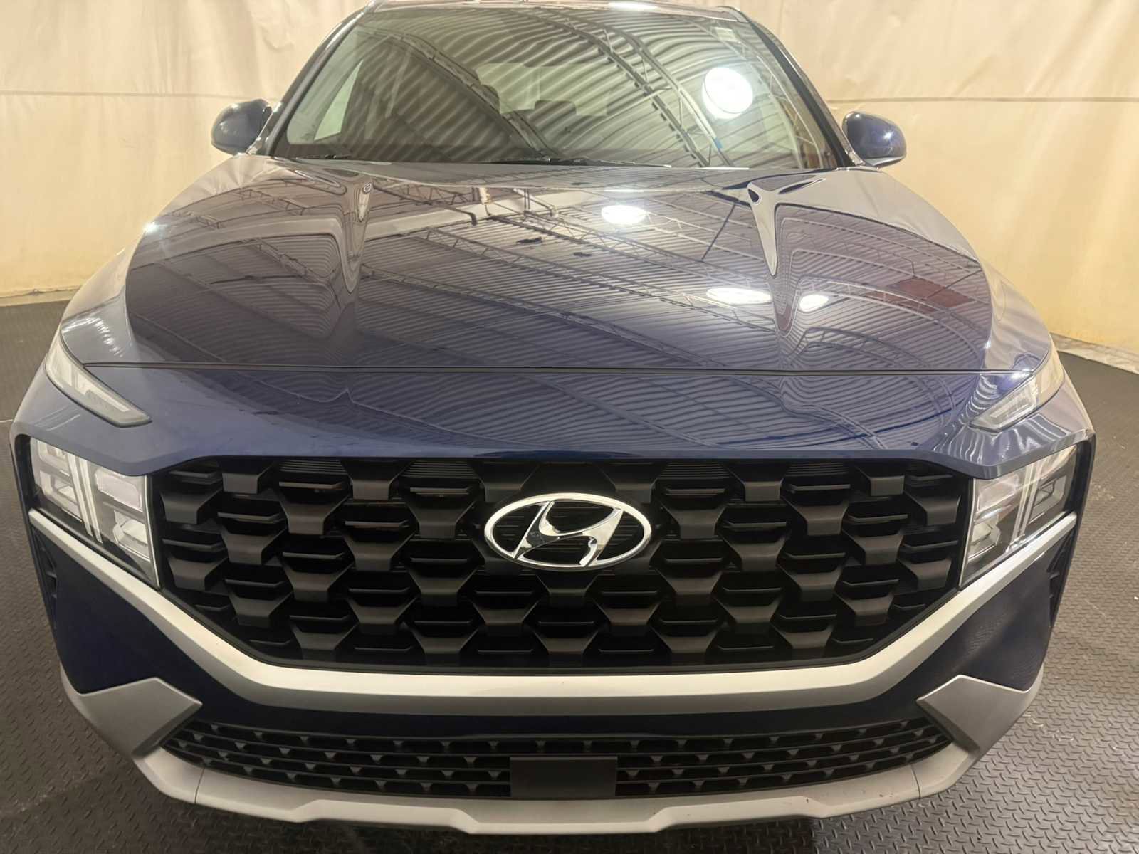 Used 2023 Hyundai Santa Fe SE w/ Cargo Package AWD/4WD image 3