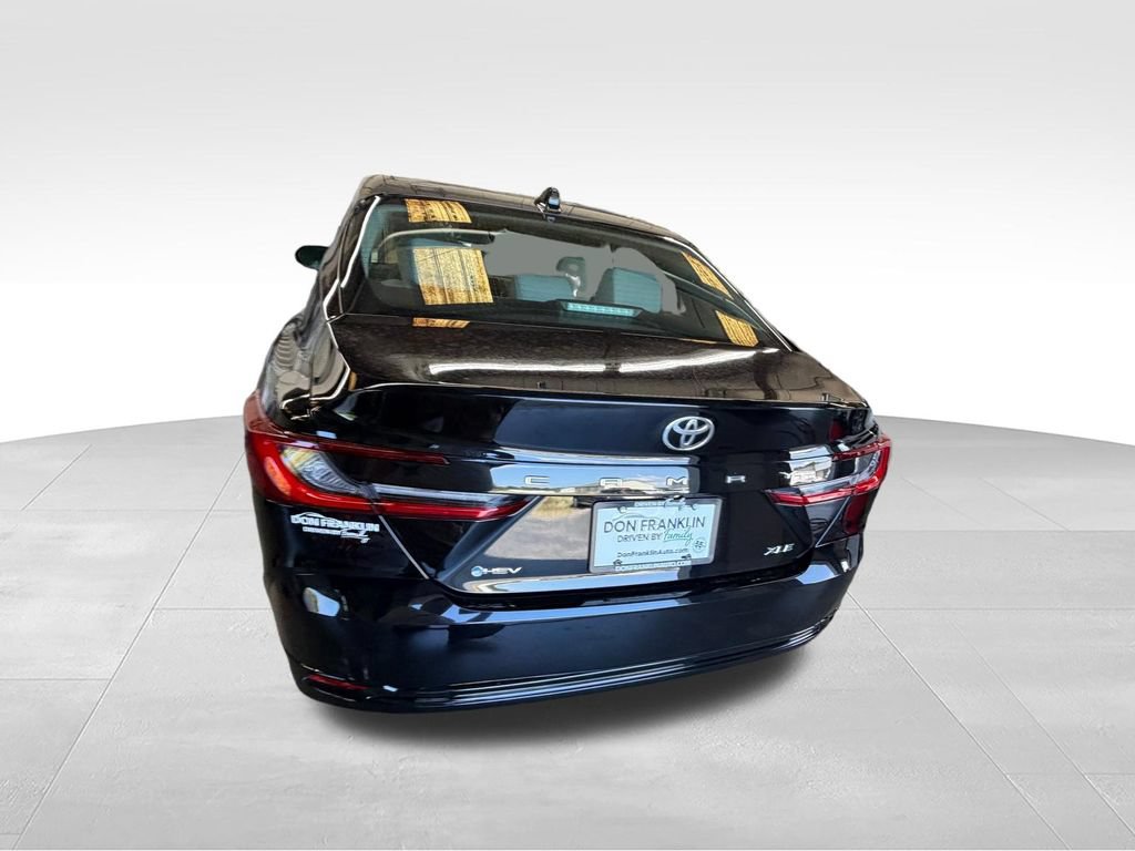 Used 2025 Toyota Camry XLE FWD image 5
