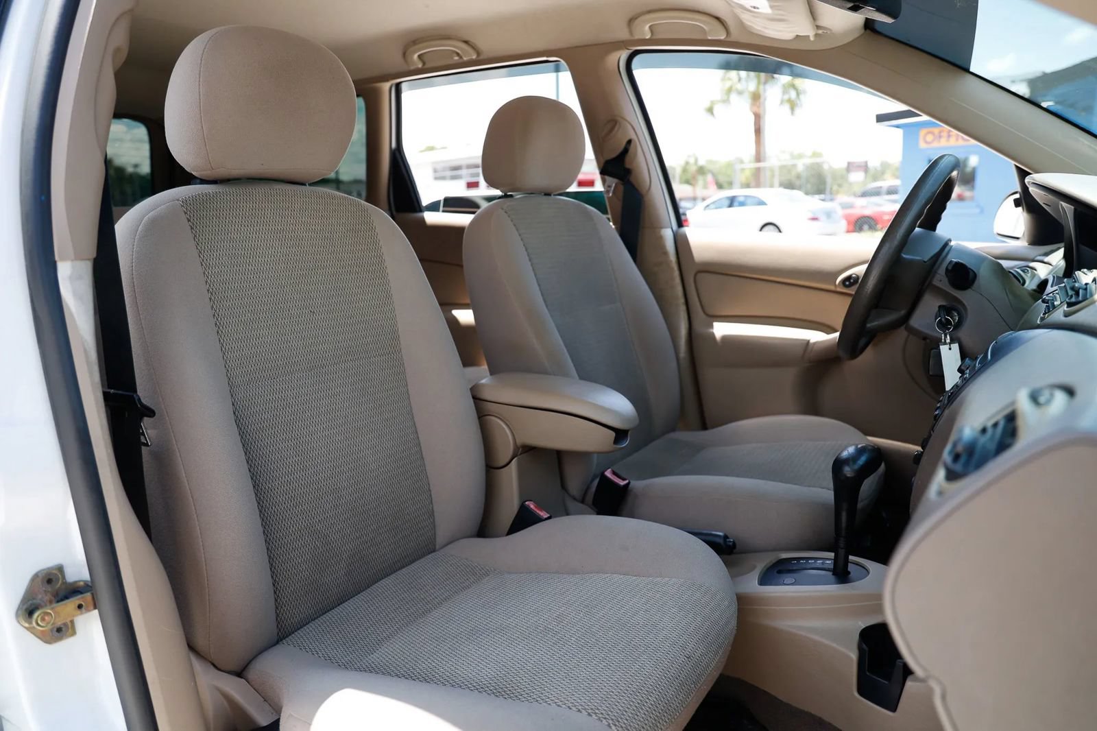 Used 2004 Ford Focus SE FWD image 23
