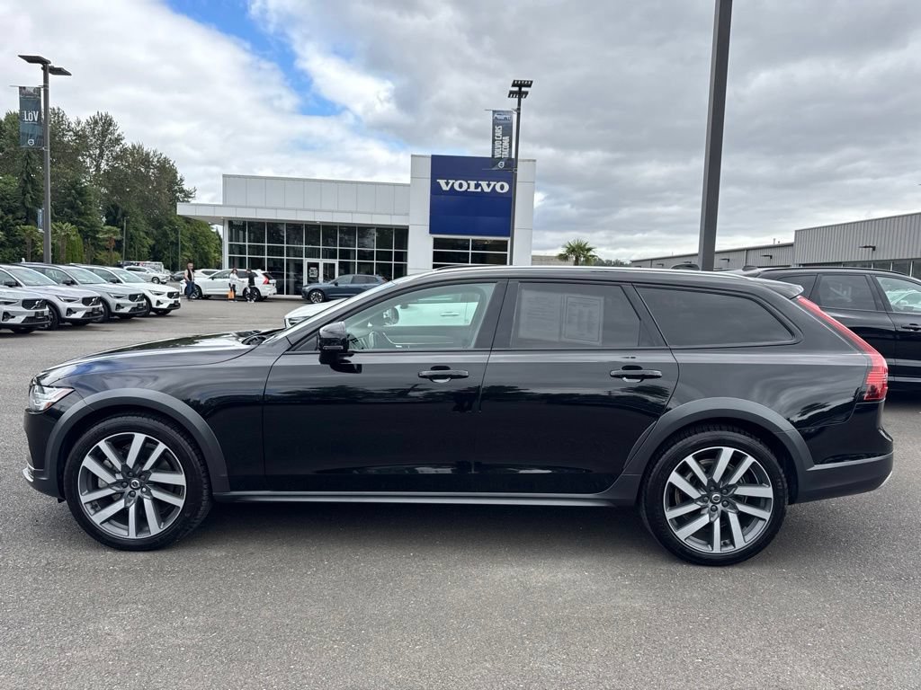 Used 2021 Volvo V90 T6 Cross Country w/ Protection Package Premier AWD/4WD image 2