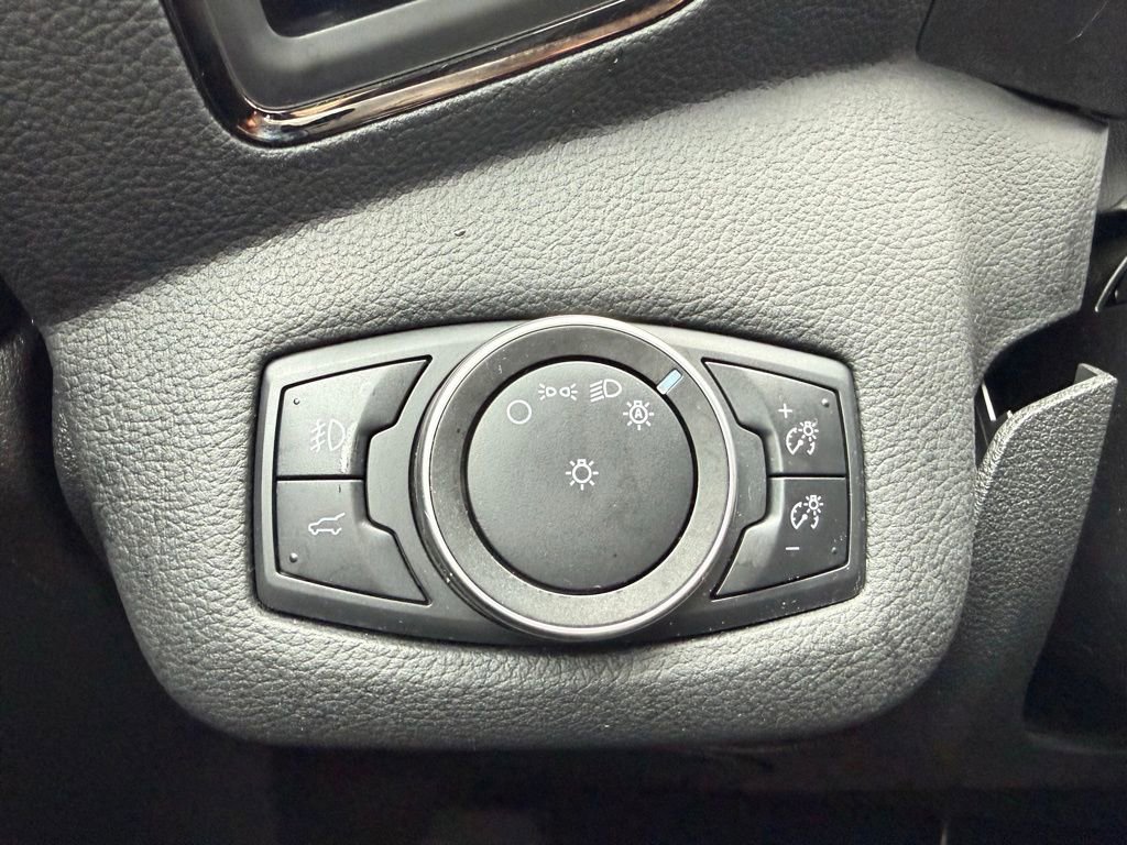 Used 2018 Ford Escape Titanium w/ Ford Safe & Smart Package image 27