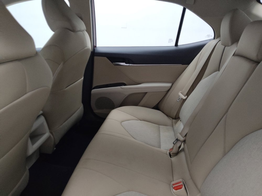 Used 2019 Toyota Camry LE image 18