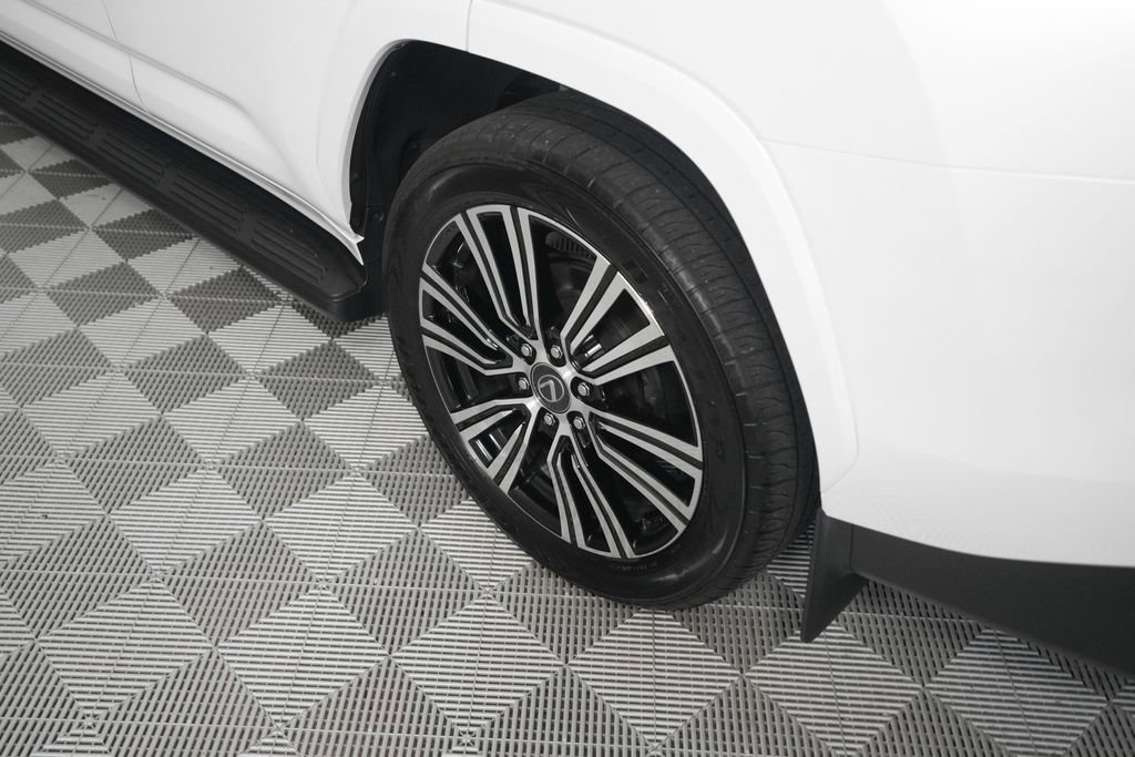 Used 2024 Lexus LX 600 4WD w/ Luxury Package image 8