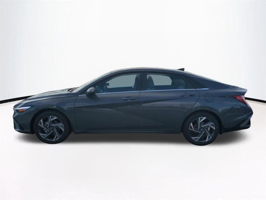 New 2026 Hyundai Elantra Limited image 8