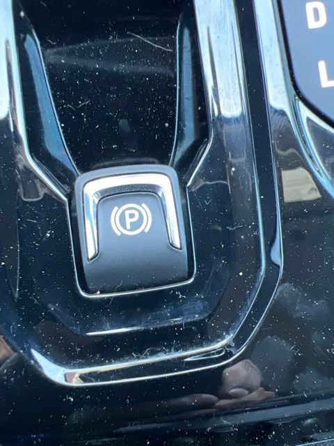 Used 2024 Chevrolet Colorado Trail Boss w/ Technology Package AWD/4WD image 18