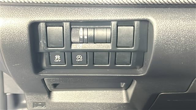 Used 2020 Subaru Crosstrek 2.0i AWD/4WD image 20