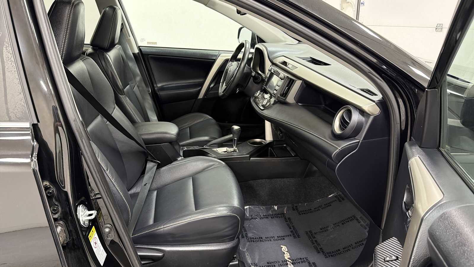 Used 2015 Toyota RAV4 Limited w/ Technology Package image 30