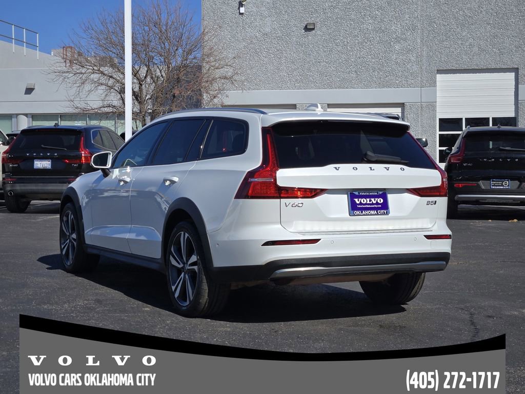 Certified 2024 Volvo V60 B5 Cross Country Plus w/ Protection Package Premier image 4