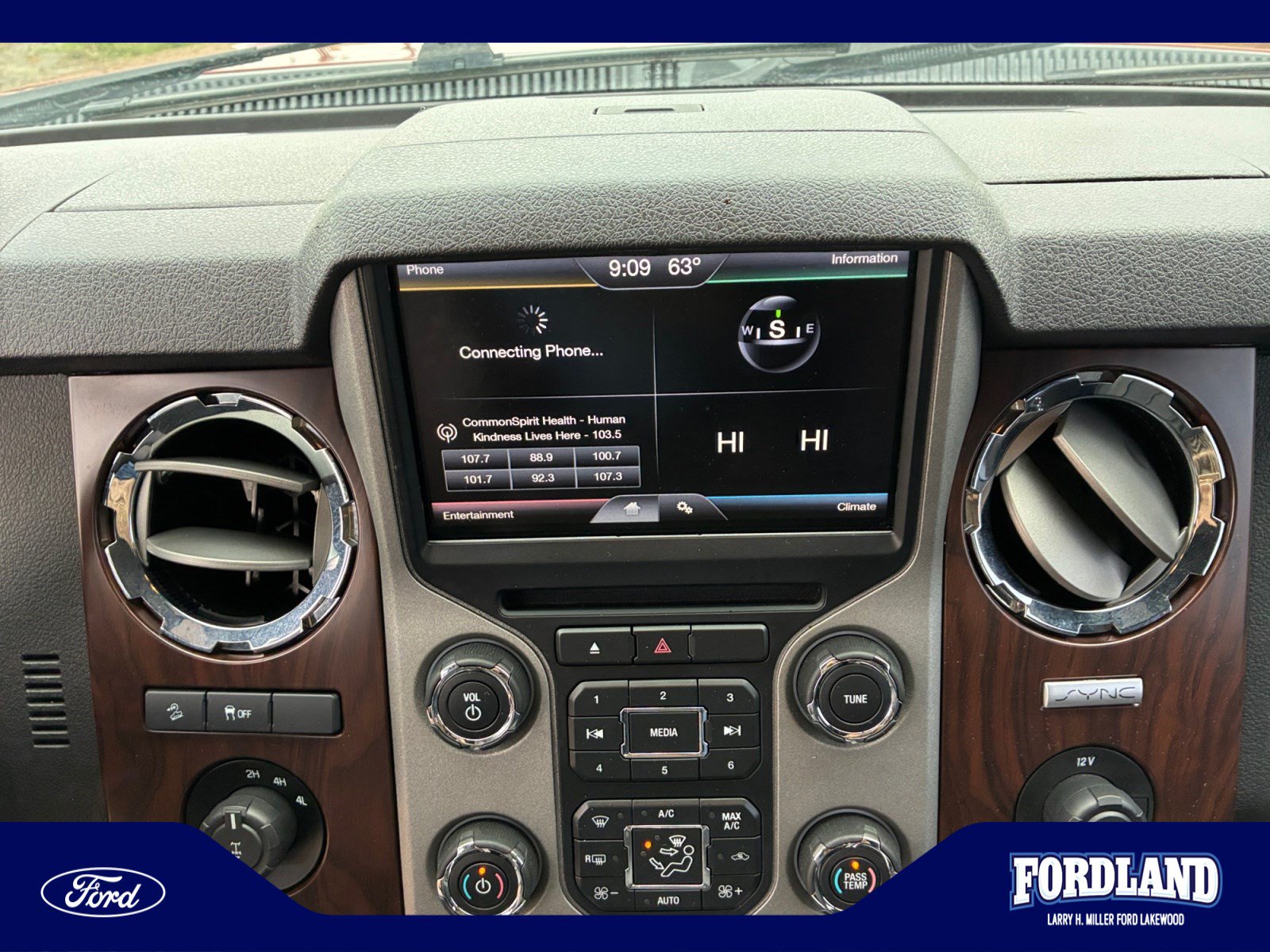Used 2016 Ford F250 Lariat w/ Chrome Package AWD/4WD image 27
