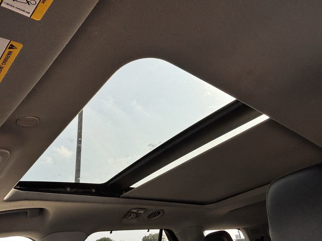 Used 2021 Ford Explorer Limited w/ Equipment Group 301A AWD/4WD image 21