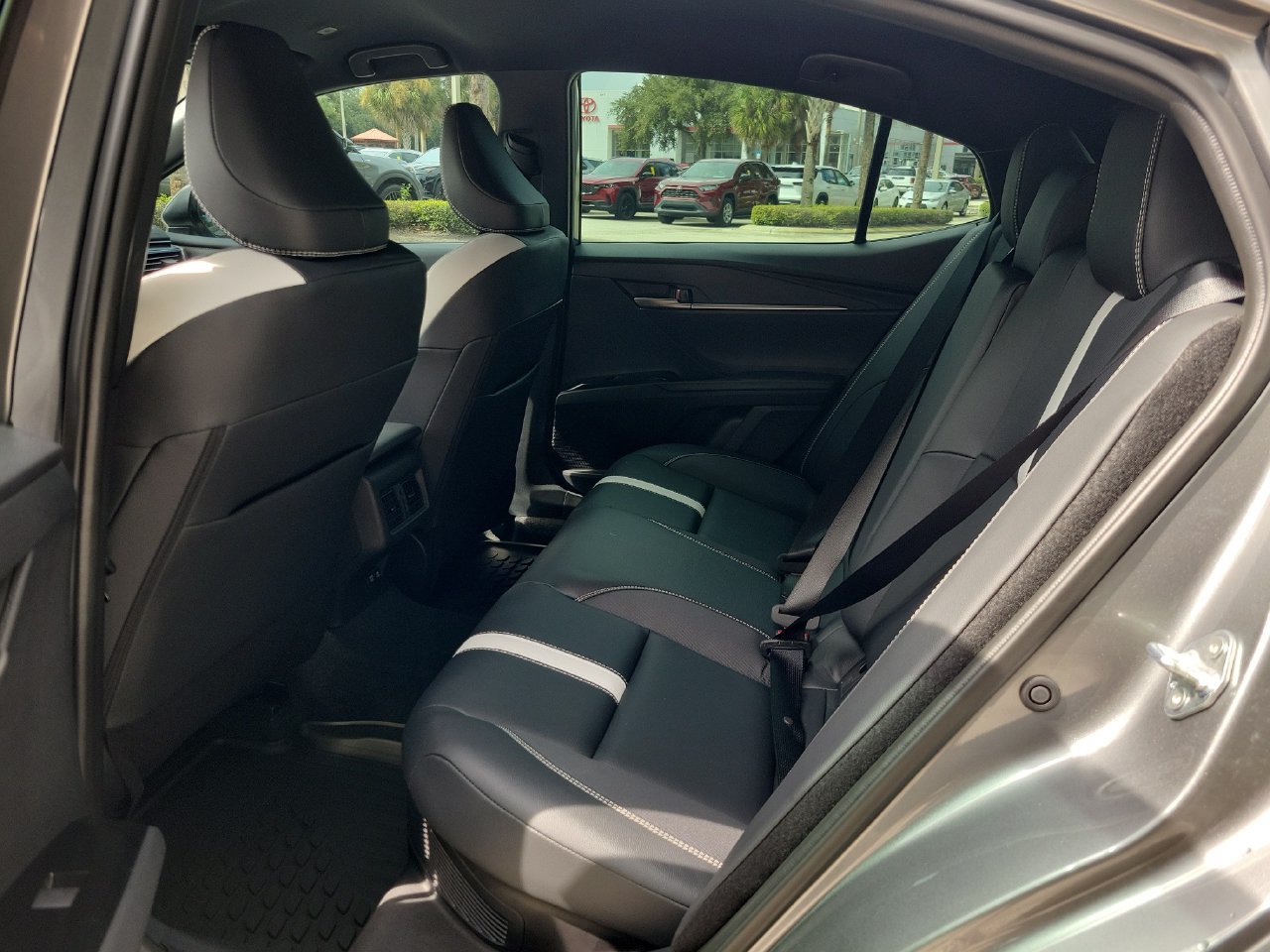 Used 2026 Toyota Camry SE w/ Convenience Package FWD image 11