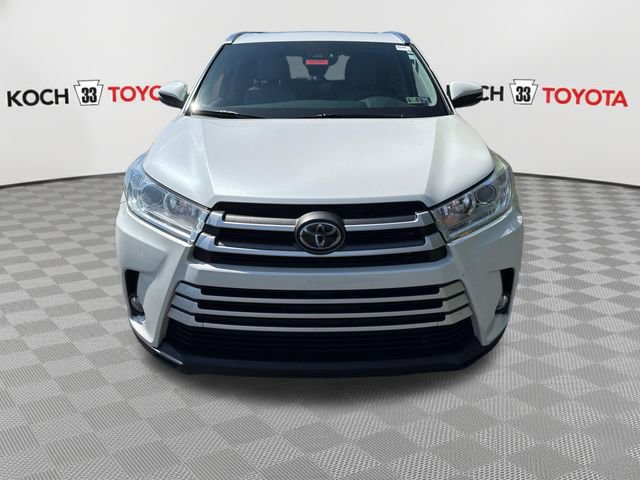 Used 2019 Toyota Highlander XLE AWD/4WD image 2