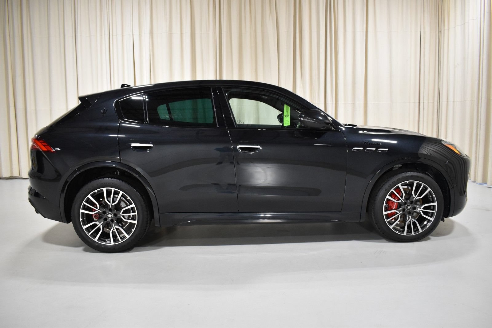 Certified 2023 Maserati Grecale Modena AWD/4WD image 9