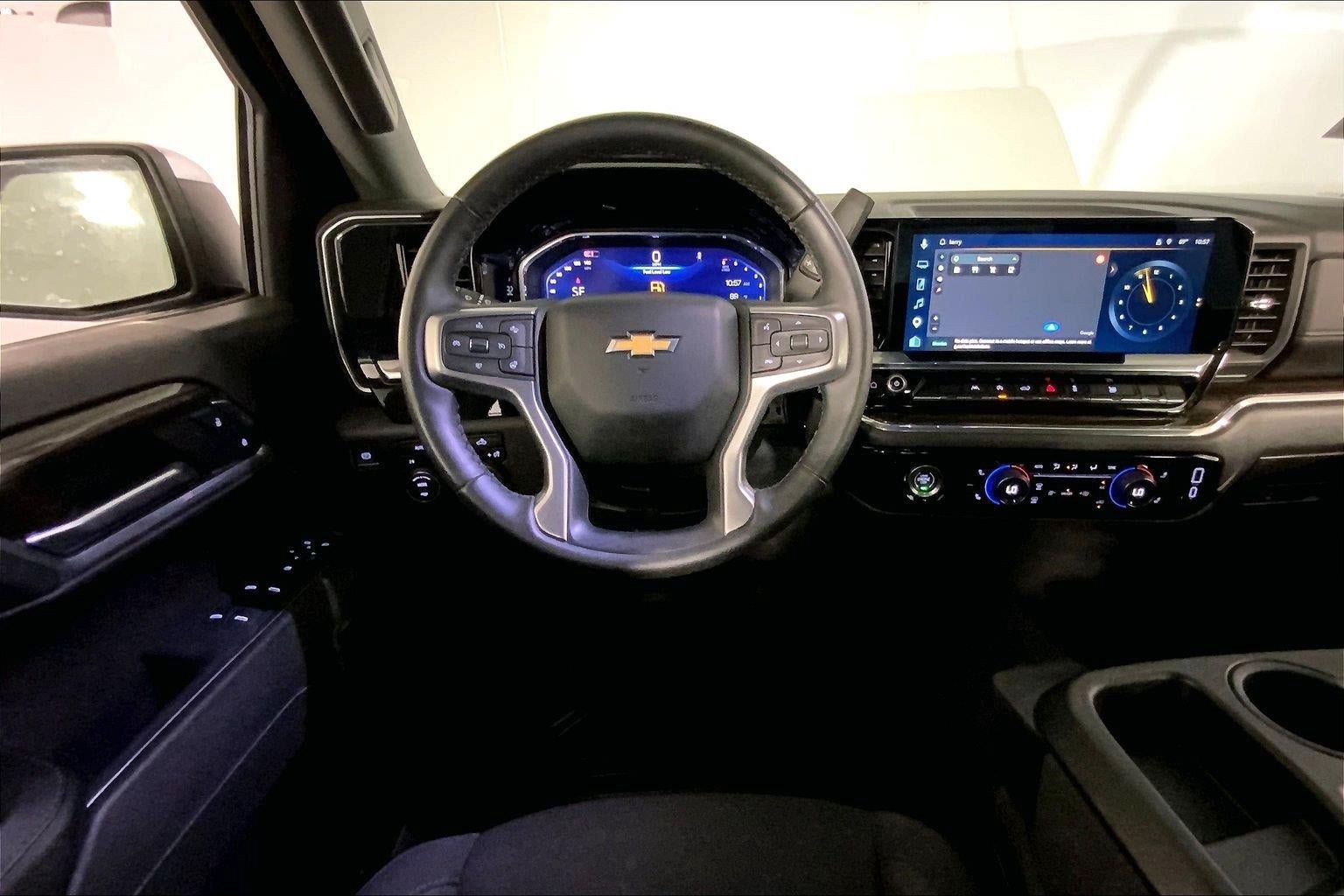 Used 2024 Chevrolet Silverado 1500 LT AWD/4WD image 5
