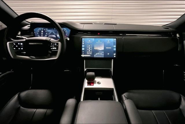 Certified 2024 Land Rover Range Rover SE image 18