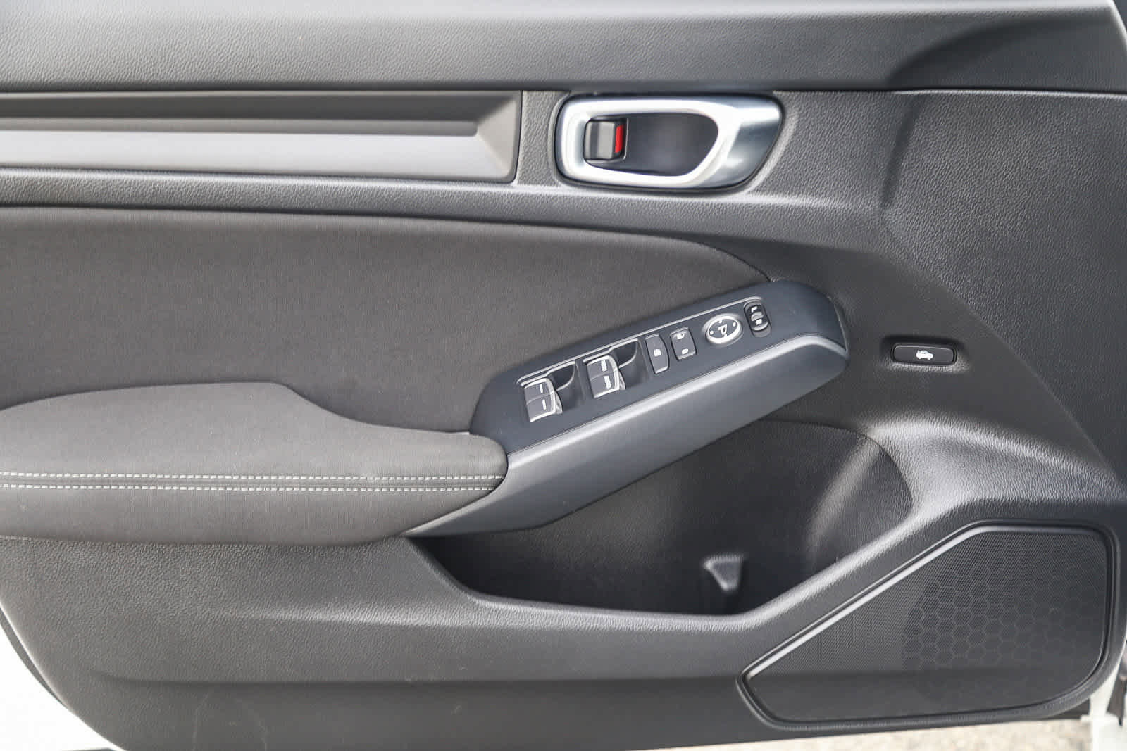 Used 2025 Honda Civic Sport image 19