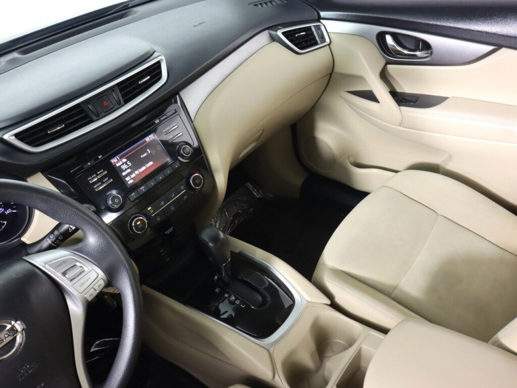 Used 2016 Nissan Rogue S w/ Appearance Package image 29