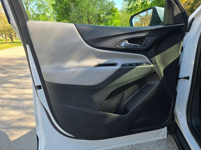 Used 2018 Chevrolet Equinox LT FWD image 12