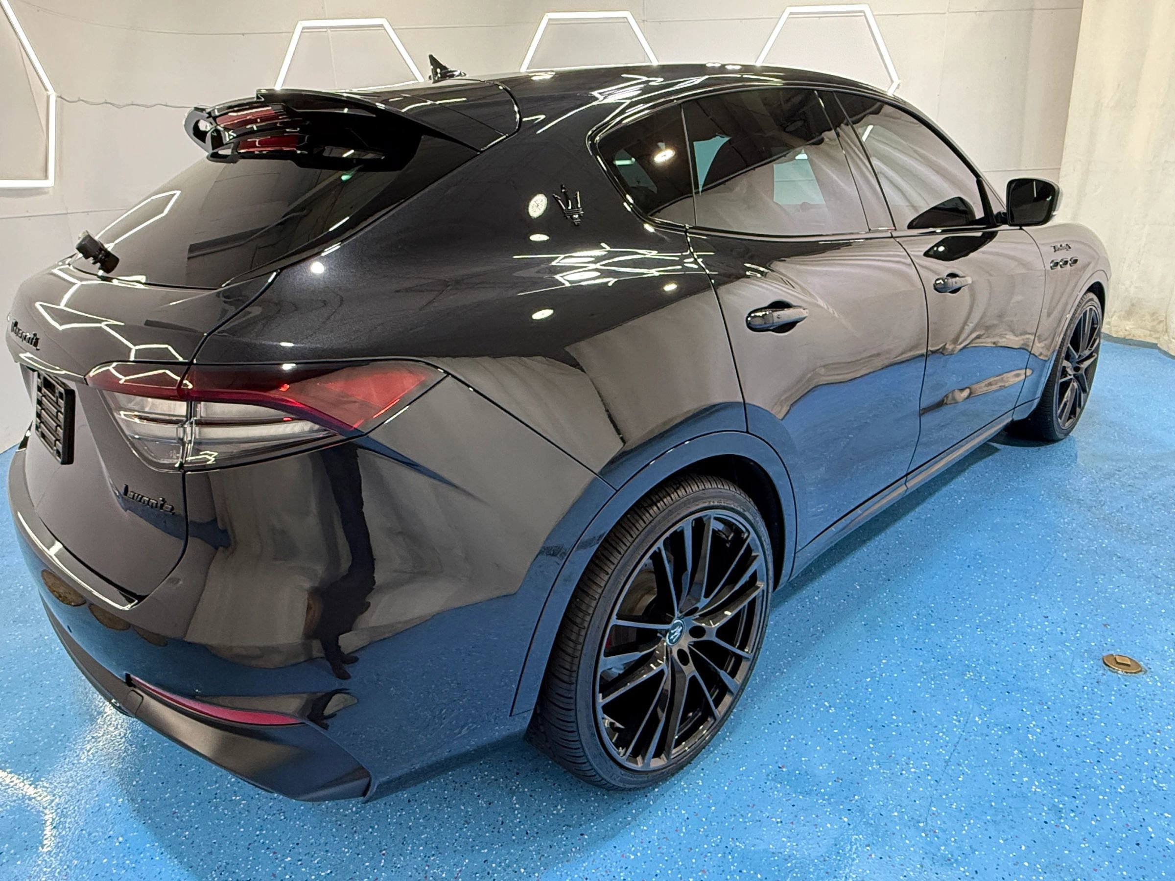 Used 2022 Maserati Levante Modena S AWD/4WD image 6