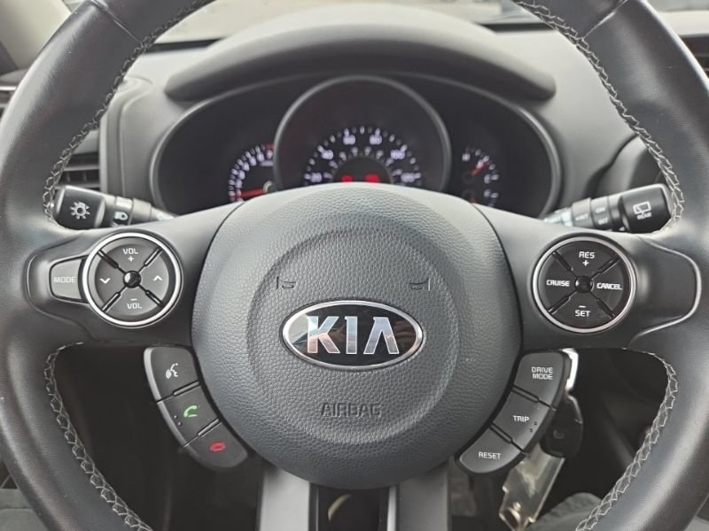 Used 2017 Kia Soul + w/ Designer's Package FWD image 8