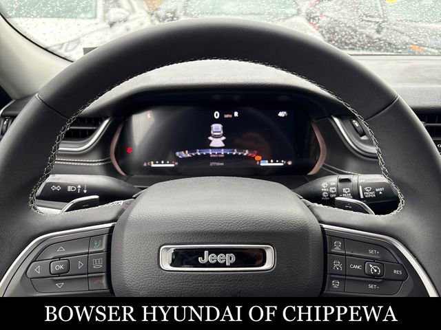 Used 2023 Jeep Grand Cherokee L Laredo AWD/4WD image 19