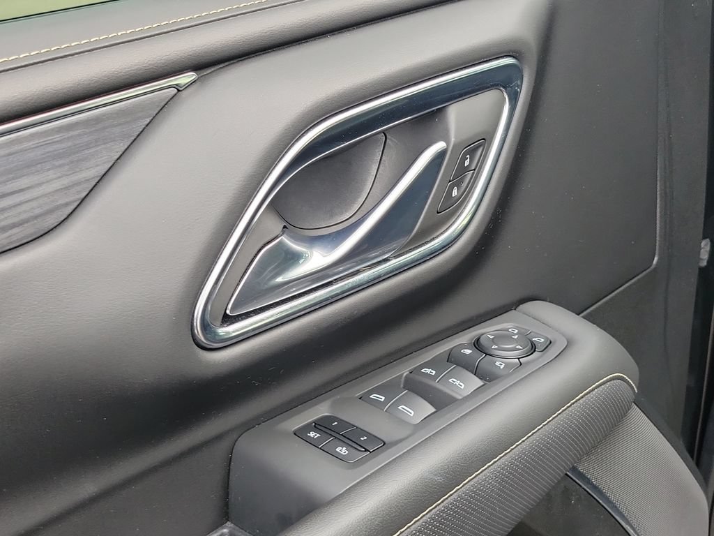 Used 2023 GMC Yukon SLT w/ SLT Premium Package AWD/4WD image 22
